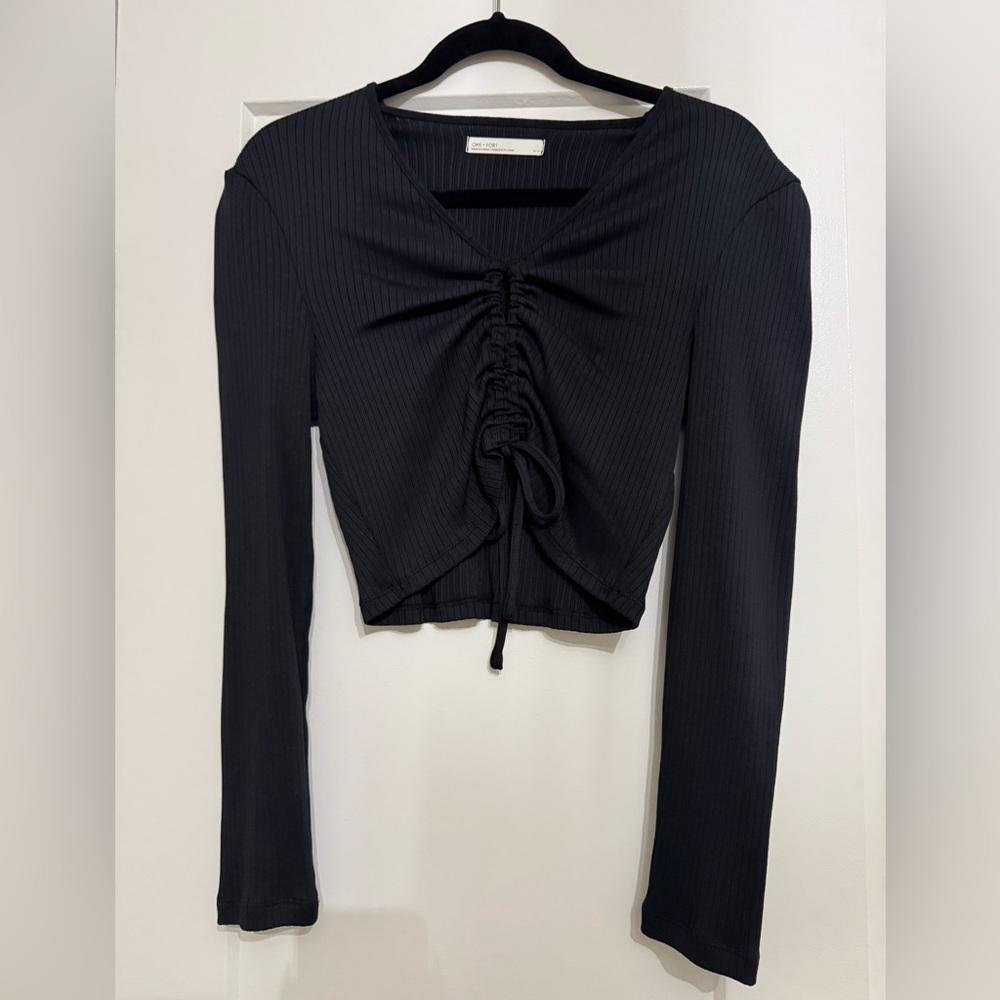 OAK + FORT Black Ruched Crop Top - size Medium